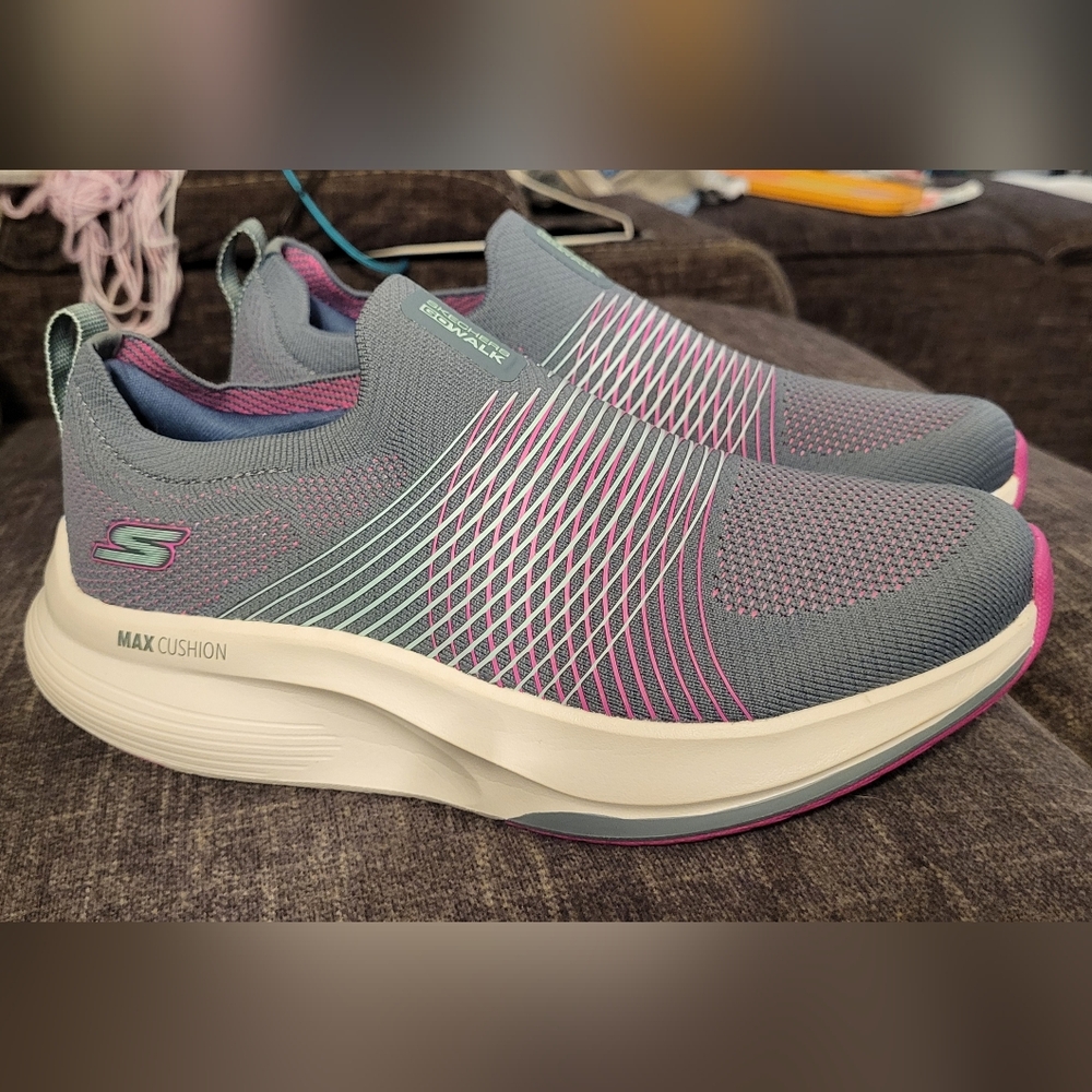 New Sketchers GoWalk MAX